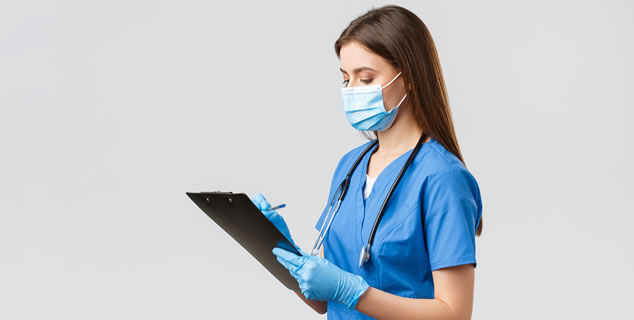 Técnica de Enfermagem tem vínculo de emprego reconhecido com cooperativas de trabalho